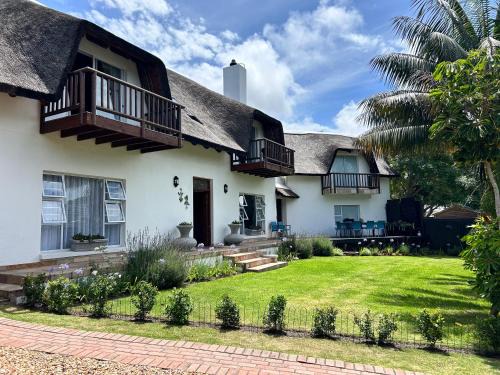 Saint Francis Bay House | Tree Aloe Guest house