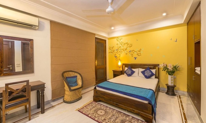 Saket Bed & Breakfast | Tree of Life bed and breakfast