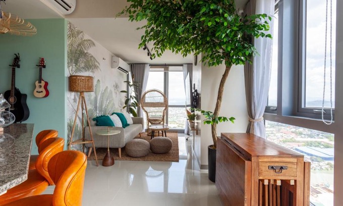 Bagumbayan Apartment | Tree of Life Penthouse 3BR w/Gym, Pool, Sauna+More