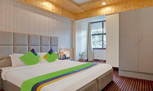 Mallital Hotel | Treebo Kosmos Anamika, 1 Km From Nainital Lake