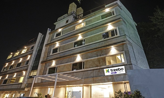 Andheri East Hotel | Treebo Premium Widlor Boutique