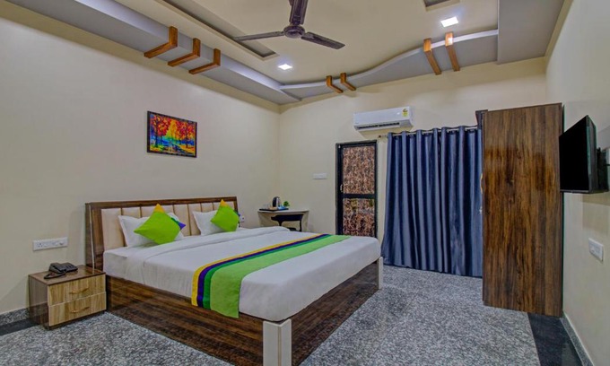 Chandrapur Hotel | Treebo Royal, Chandrapur