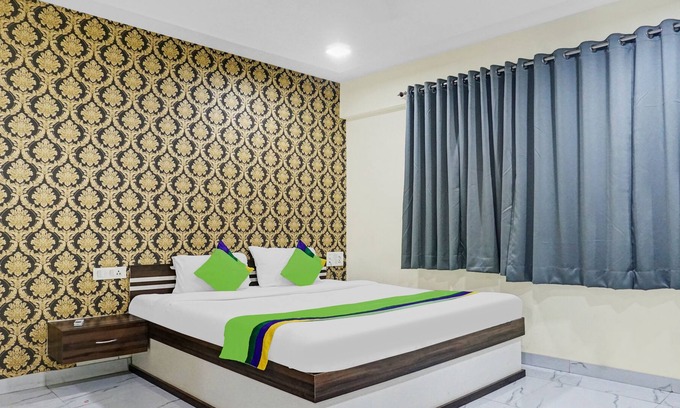 Pimpri - Chinchwad Hotel | Treebo Trend Emerald Tree Chakan