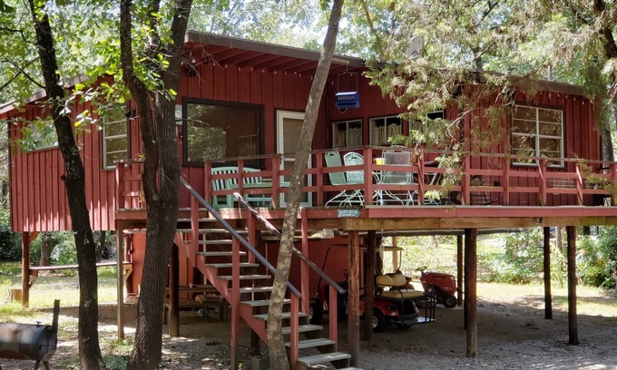 Gordonville Cabin | Treehouse Cabin/Beach and Lake Access