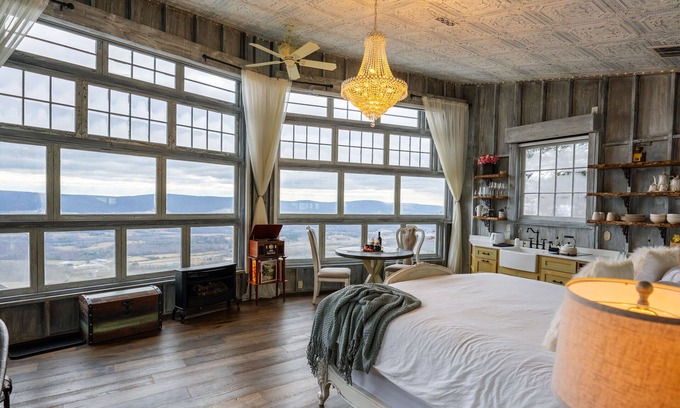 Lupton City Cabin | Treehouse - More Luxury