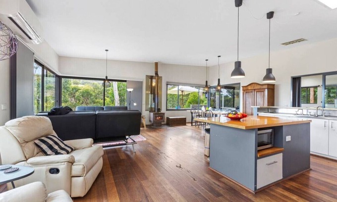 Skenes Creek House | Treetop Retreat -Where the Forests meets the Ocean