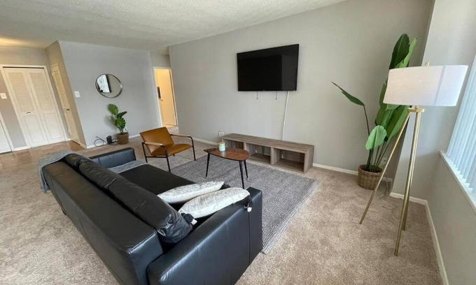 Crystal City Apartment | Trendy and Adaptable Accommodation in Crystal City