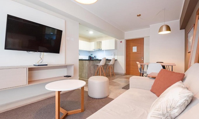 Santa Cruz Apartment | Trendy Host MID, Miraflores