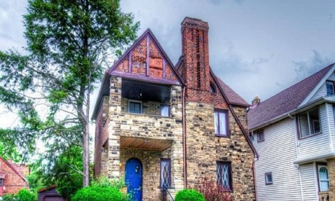 Cleveland Heights Apartment | Trendy Stone Castle --12 min to CWRU/Cleveland Clinic