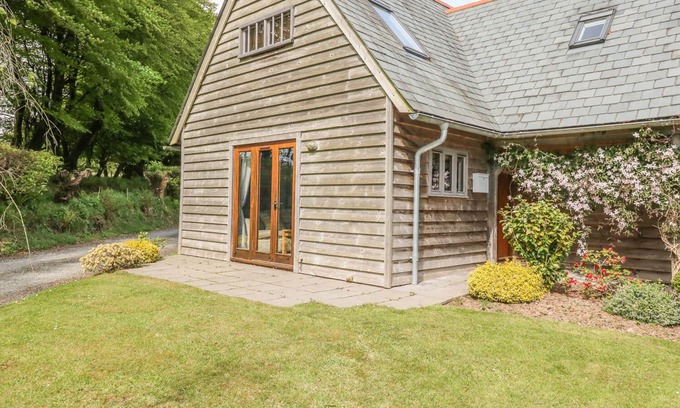 Camelford Cottage | TREVINNY LODGE NO 37, family friendly, with a garden in Boscastle