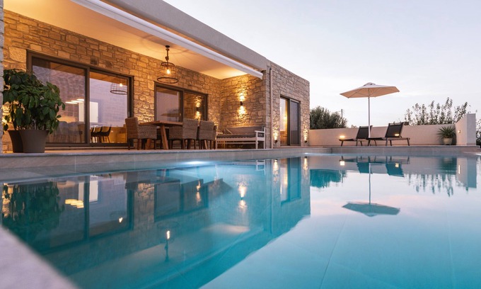 Sivas Villa | Triades Villas 3, Traumhafte Natursteinvilla mit Salzwasserpool, Ruhige Umgebung
