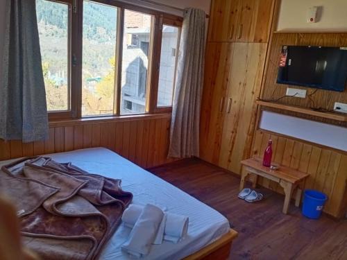 Jagatsukh Bed & Breakfast | Trimurti B&B