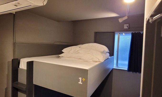 Minamiotsuka Apartment | Triple room double bed sofa bed/Toshima-ku Tokyo