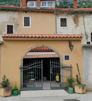 Plomin House | Triple Room Plomin Luka 15078c