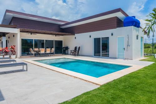 Esterillos Este House | Triskele Retreat - Casa Ocean
