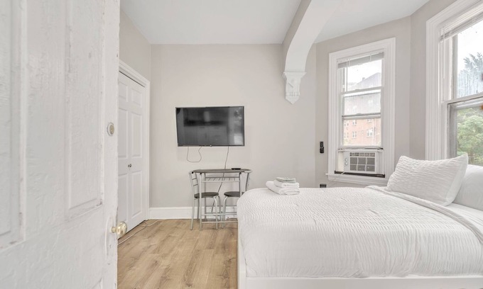 Wilmington Apartment | Trolley Teacup Charming Cozy Studio by RedAwning