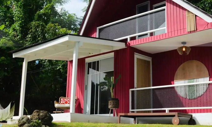Guzman Abajo House | Tropĭ Huts pvte. finca with Pool 6BD