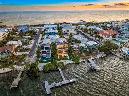 Bradenton Beach House | Tropic Like It's Hot