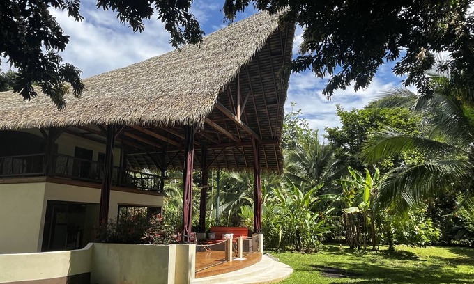 Puerto Jimenez House | Tropical house on the Osa Peninsula, close to beach in a quiet neighborhood