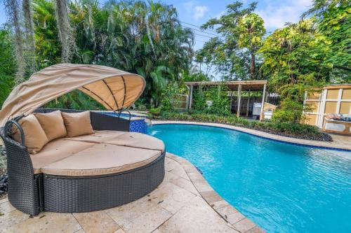 Cloud Lake Villa | Tropical Oasis Located Near Lake With Pool and Hot Tub
