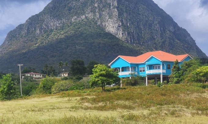 Choiseul House | Tropical OasisnCharming 3-bedroom house with AC and WiFi in delightful Choiseul