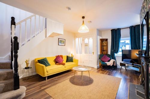 Galway City Centre House | Tropical Vibes in the City of Tribes