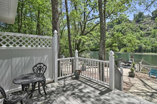 Lakeview Apartment | Trout Fishing Retreat on White River with Patio