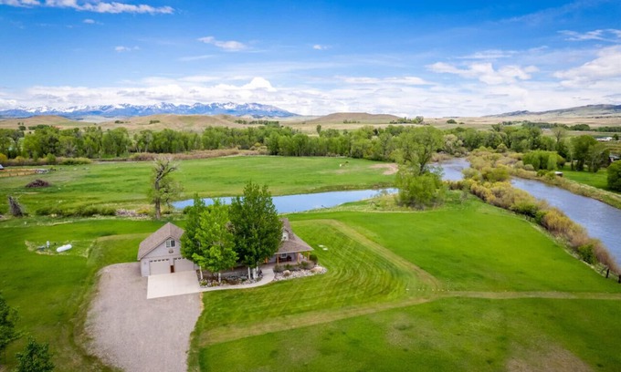 Livingston House | Trout House - Amazing Summer and Winter Home on the Shields River