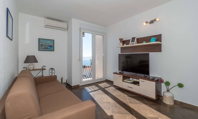 Znjan Apartment | Trstenik beach apartment, beautiful sea view