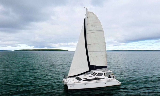 Bayfield Boat Rental | True North Sailing - Multi Day Apostle Islands Expedition