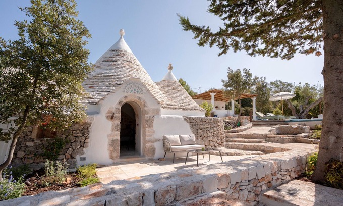 Putignano Villa | Trulli 'Wild' with Private Pool, Wi-Fi and Air Conditioning