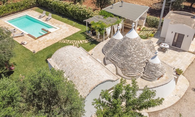 San Michele Salentino Cottage | Trullo California - Ceglie Messa...