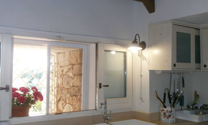 Ostuni House | Trullo villa Giuliana, outstanding view, WIFI, radiators garden & parking area