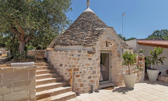 Putignano House | Trullo ' with Private Terrace, Wi-Fi and Air Conditioning