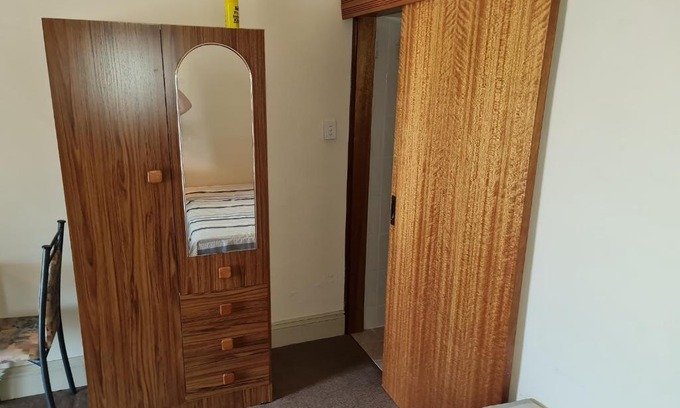 Jellicoe Hotel | Truro weighbridge motel & cafe
