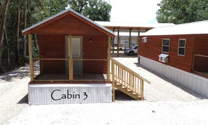 Steinhatchee House | Truth Harbors Cabin3 Pet Friendly