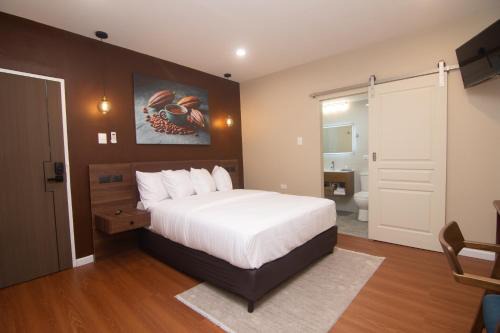 Woodbrook Hotel | TStays Smart Hotel