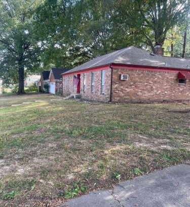 Memphis House | Tulip Tree Cottage