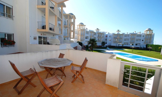 Nazare Apartment | Turtle - 3 bedroom apartment in Nazaré with 2 shared pools and private terrace