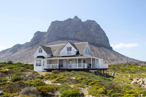 Elgin House | Turtle Creek in Pringle Bay