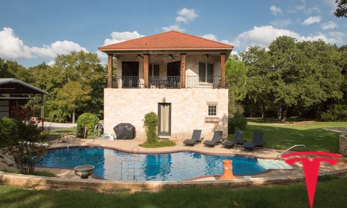 Ardmore House | TUSCAN ON 16 ACRES BY LAKE MURRAY, WITH POOL/HOT TUB & TOY PARKING, EV CHARGER
