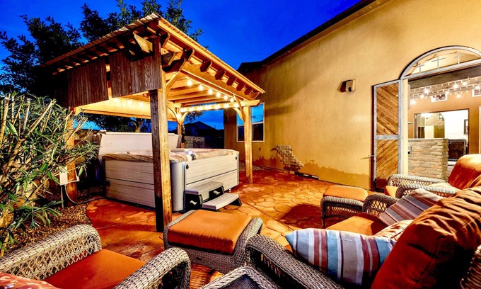 Las Cruces Villa | Tuscan Villa Outdoor Living, Jacuzzi & Gym