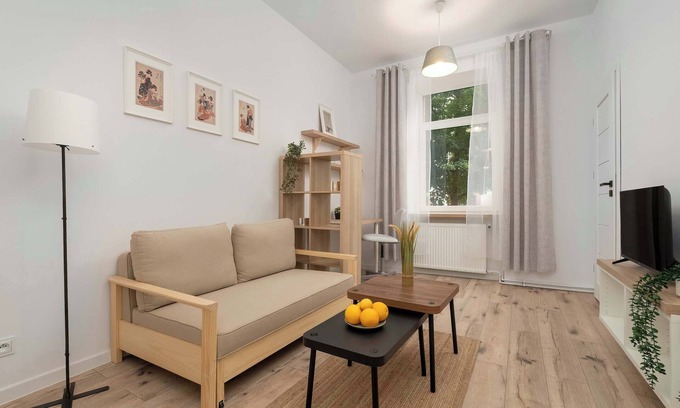 Srodmiescie Apartment | Tuwima 25 | Łódź | Beige Apartment | Remote Work