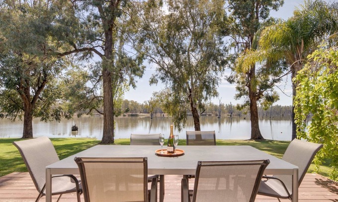 Bundalong House | Twin Rivers Whitehouse on the Murray
