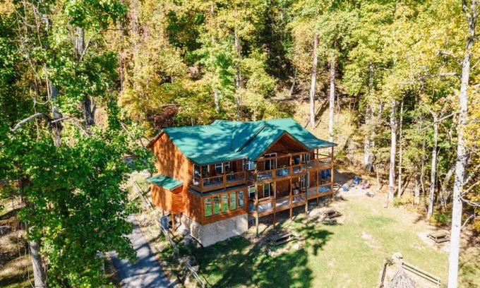 Sevierville Cabin | Twin Summit Resort by Ghosal Luxury Lodging