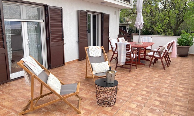 Klenovica Apartment | Two bedroom apartment with terrace and sea view Klenovica, Novi Vinodolski (A-24098-a)