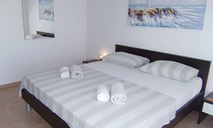 Vantacici Apartment | Two bedroom apartment with terrace and sea view Vantačići, Krk (A-5566-a)