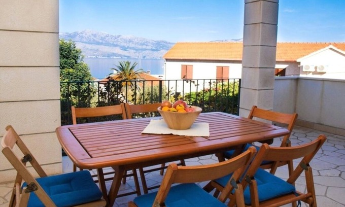 Postira Apartment | Two bedroom apartment with terrace and sea view Postira, Brač (A-17323-a)