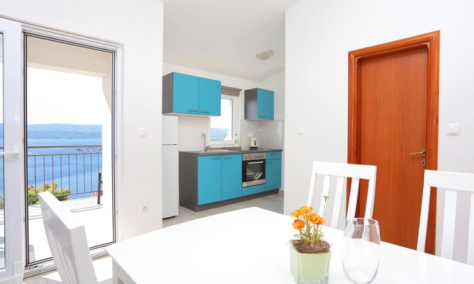 Stanici Apartment | Two bedroom apartment with terrace and sea view Stanići, Omiš (A-17894-a)
