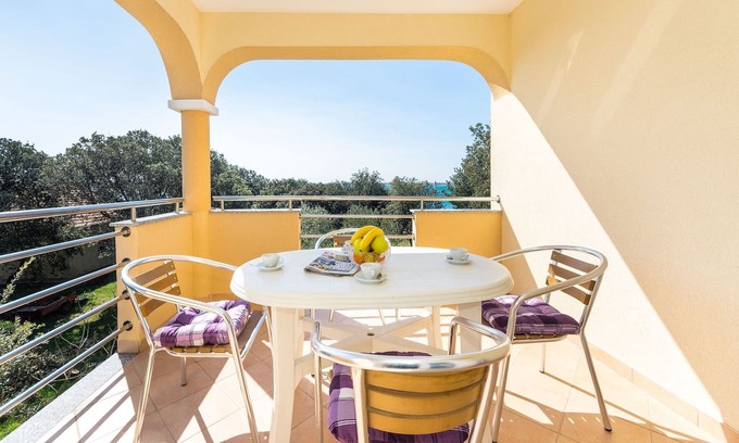 Vrsi Apartment | Two bedroom apartment near beach Vrsi - Mulo, Zadar (A-5951-d)